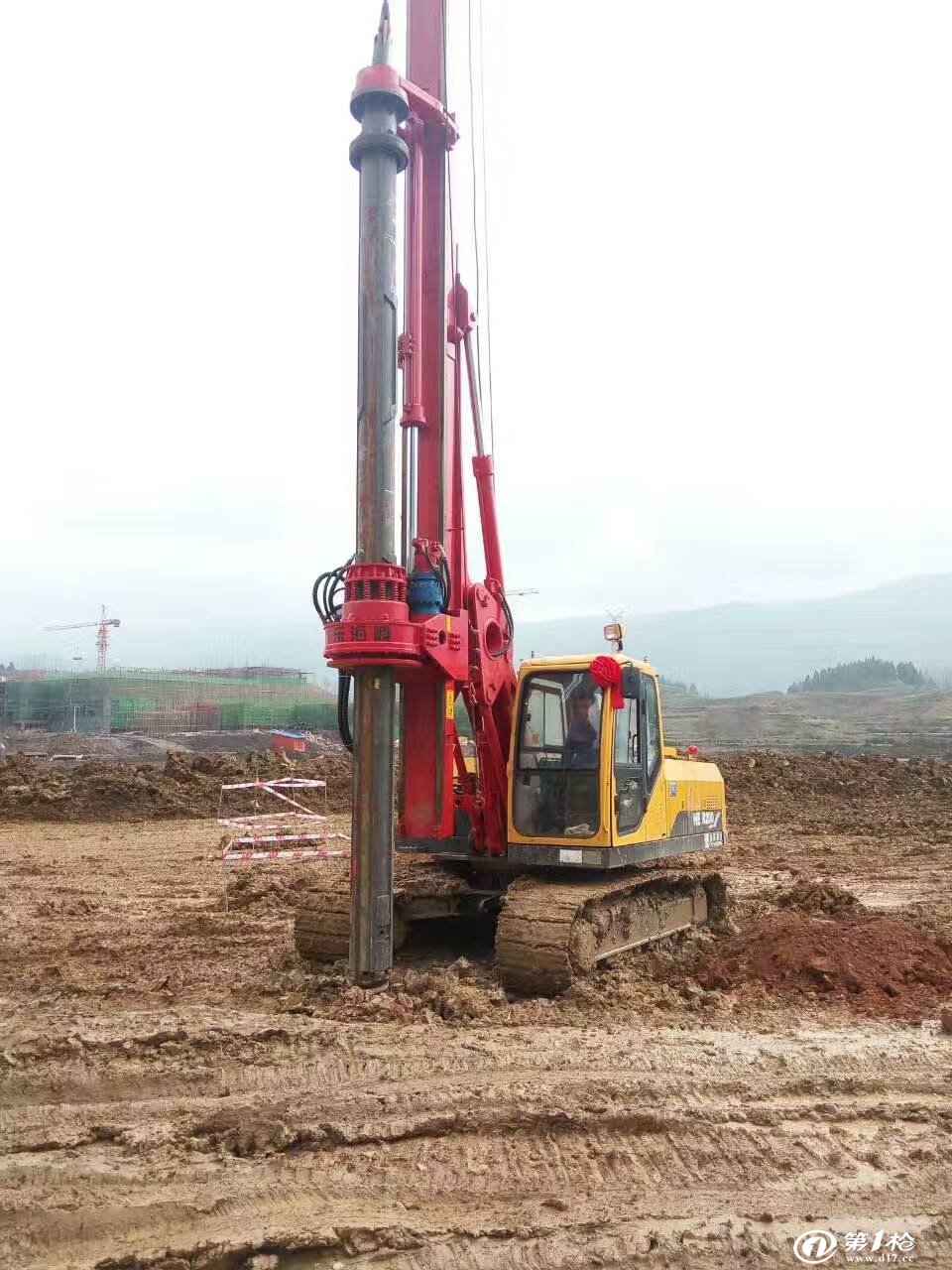 广东海峨桩工旋挖机服务周到   旋挖钻机是进行道路交通,高层建筑施工