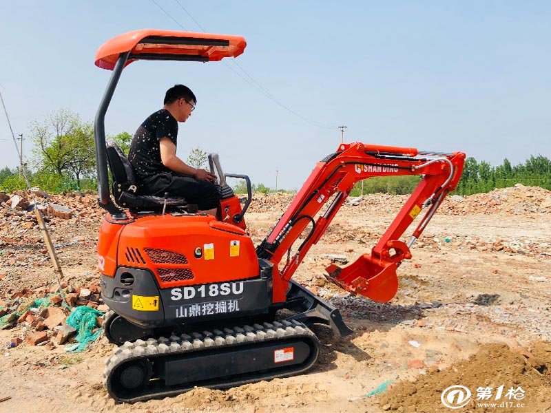 源头厂家直销微型履带农用微型挖掘机小沟机