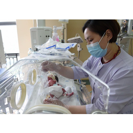 东兴儿童婴儿呼吸机救护车