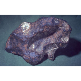 新疆玻璃陨石原石图片