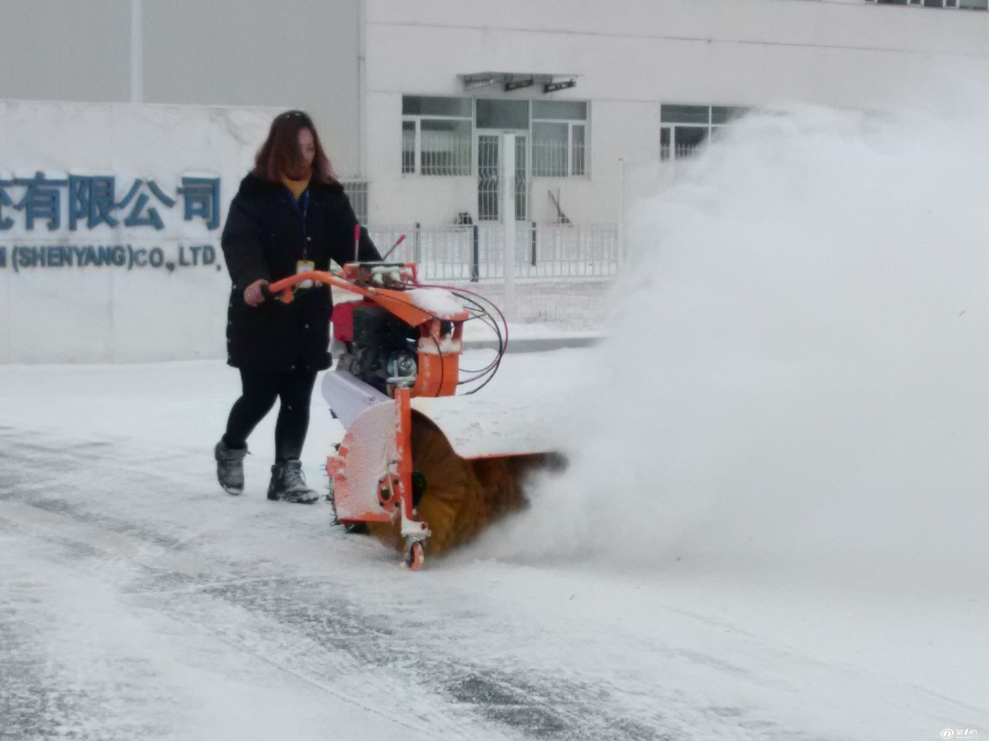 小型 扫雪机 手扶式 除雪机 自走式 清雪机