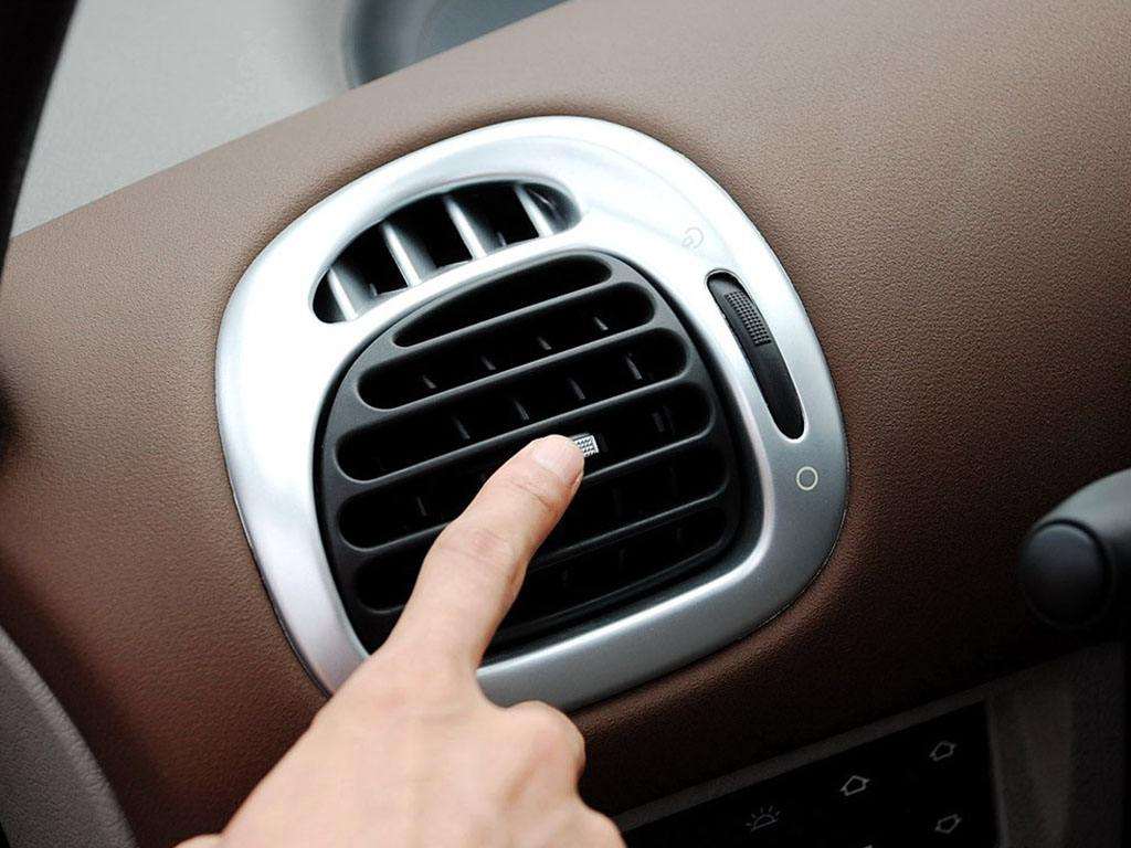 如何判断汽车空调何时需要加氟