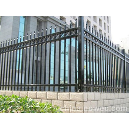 荣佰金属出售各种规格的铁艺栅栏锌钢护栏热镀锌钢等产品