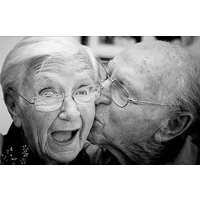 爱情的模样就是当你80岁时身边那个人还是你18岁时爱着的人
