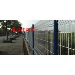 地暖绵阳护栏网桃型立柱护栏网供应