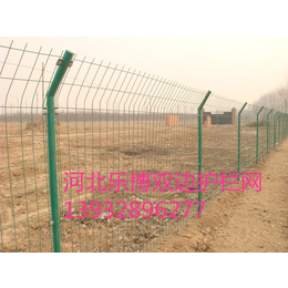 成都双边丝护栏网厂家*四川绵阳公路绿色铁丝防护网规格齐全
