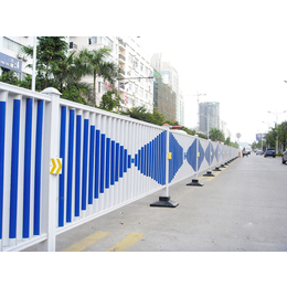 华源交通设施大量提供清远交通道路市政护栏隔离护栏生产厂家安装