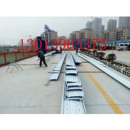 0.9厚氟碳65-400铝镁锰屋面板厂家