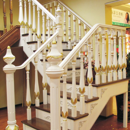  欧式现代实木楼梯