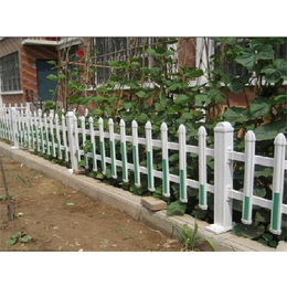 草坪PVC护栏、河北金润丝网制品有限公司、PVC护栏