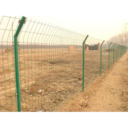 供应高速公路护栏网 双边丝护栏网  1.8米双边围栏