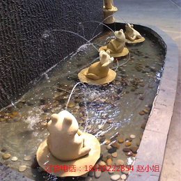 砂岩雕塑喷水青蛙图片 园林小品供应艺术砂岩喷泉设计制作厂家