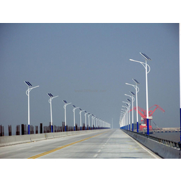 河北秦皇岛灯杆厂家为新农村建设长期供应6米40W太阳能路灯
