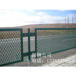 新疆钢板网生产厂家菱形钢板网报价绿色菱形围栏网报价