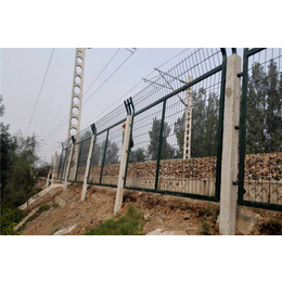 江苏华胜金属  (图),铁路护栏生产,白城铁路护栏