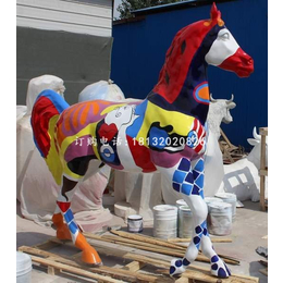 玻璃钢动物雕塑彩绘马雕塑