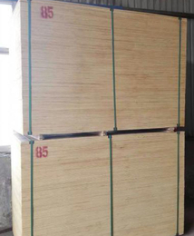 辐射松建筑模板订购-安阳辐射松建筑模板-恒顺达木材