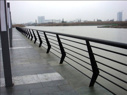 上海体育场护栏价钱-【朗豫金属】-上海体育场护栏