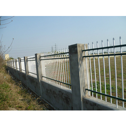 围墙锌钢护栏|豪日丝网(图)|围墙锌钢护栏现货供应