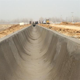 水溝排水溝滑模機 自走式混凝土渠道襯砌機 水渠成型機價格