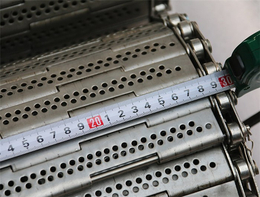 *冲孔铁板输送带-南京输送带-不锈钢传动板带价格