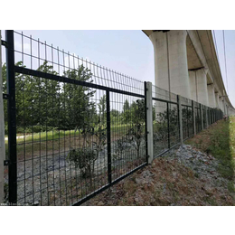 铁路两边框架围栏网热镀锌铁丝网高铁防护栅栏厂家