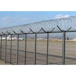 兴顺发筛网生产厂家(图)、机场安全护栏生产厂家、机场安全护栏