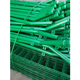护栏网生产  护栏网焊网机 护栏网排焊机