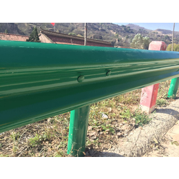 长治地区供应喷塑护栏 波形护栏 公路绿色护栏板 镀锌护栏板