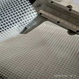 2.1m米宽3mm毫米网格500D阻燃透明PVC夹网布