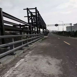 山东华企防撞护栏厂家(多图)、长沙高速防撞护栏
