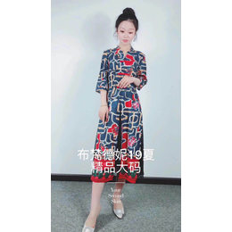 广州沙河服装时尚女装尾货折扣批发大码女装连衣裙