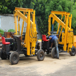  护栏打桩机的打桩效率 液压波形公路护栏打桩机型号配置