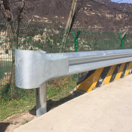 厂家*波形护栏青海公路防撞栏价格道路护栏安装