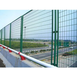 高速护栏网优点|高速护栏网|河北宝潭护栏
