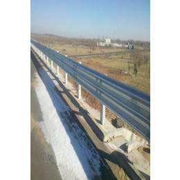山东高速公路防撞护栏板 波形热镀锌*护栏板