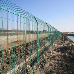 机场安全防护网 框架护栏网 隔离栅 Y型柱护栏网