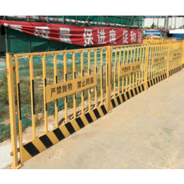 黄黑锌钢基坑护栏 临边施工防护网 地铁施工隔离围栏