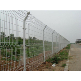 钢板网护栏厂家定制-郑州钢板网护栏-河北名梭(图)