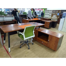 郑州办公桌价格-威鸿办公家具-老板办公桌价格