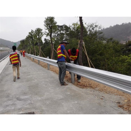 吐鲁番道路防护栏|深州政通|道路防护栏厂家