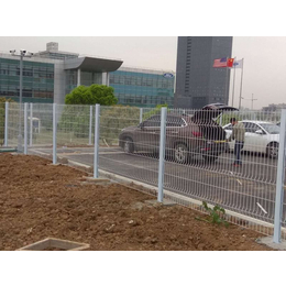 白色桃形柱护栏网 江宁厂区围墙围栏网 南京围墙护栏网定制安装