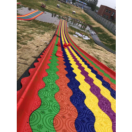  诺泰克承接七彩旱雪 旱雪滑道 彩虹滑道设计规划及颜色定制