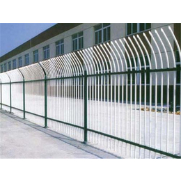 锌钢小区围栏材质、鑫川丝网(在线咨询)、锌钢小区围栏