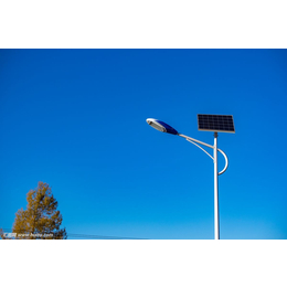 张家口6米60W太阳能路灯厂家  太阳能路灯安装与维修缩略图
