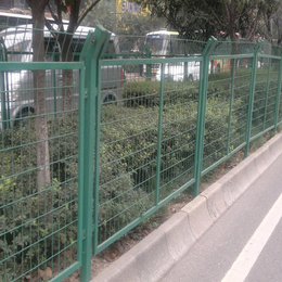 郑州市框架护栏网高速公路双边丝隔离栅