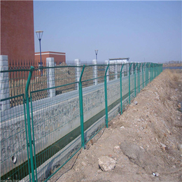 高速公路护栏网 双丝高速防护网 铁丝护栏网厂家