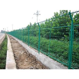 河北宝潭护栏|广西高速公路护栏网|大量批发高速公路护栏网