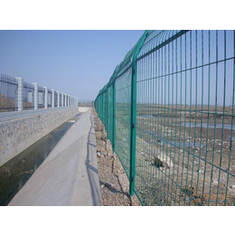 高速公路护栏网多少钱|甘肃高速公路护栏网|河北宝潭护栏
