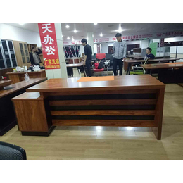 铝合金办公桌多少钱-郑州办公桌-威鸿办公家具(查看)